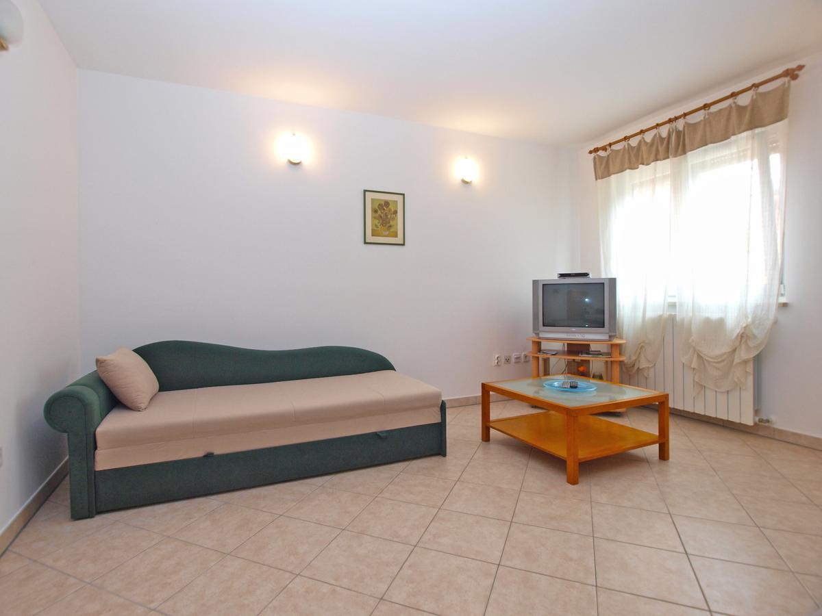 Apartment Alma 1600 Pula Exterior photo