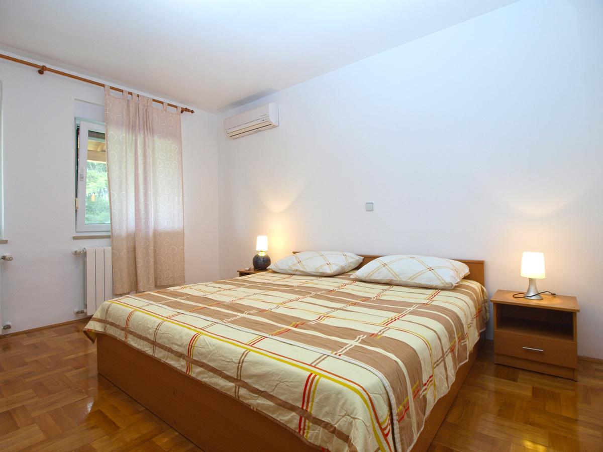 Apartment Alma 1600 Pula Exterior photo