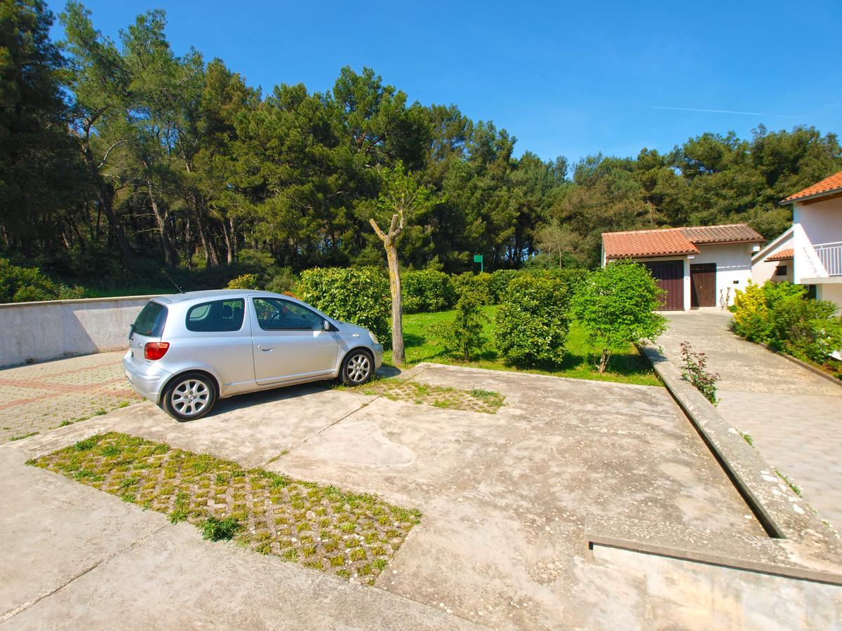 Apartment Alma 1600 Pula Exterior photo