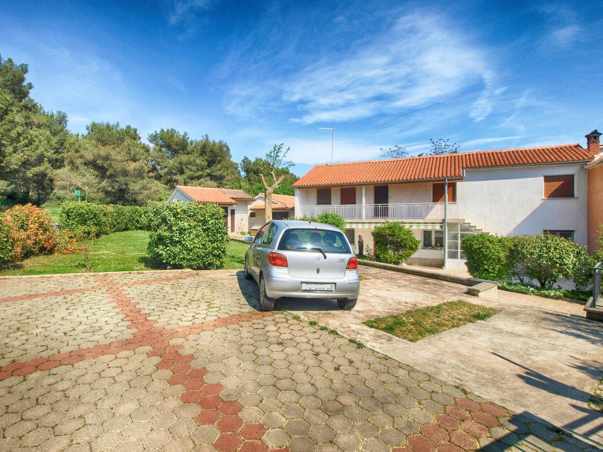 Apartment Alma 1600 Pula Exterior photo