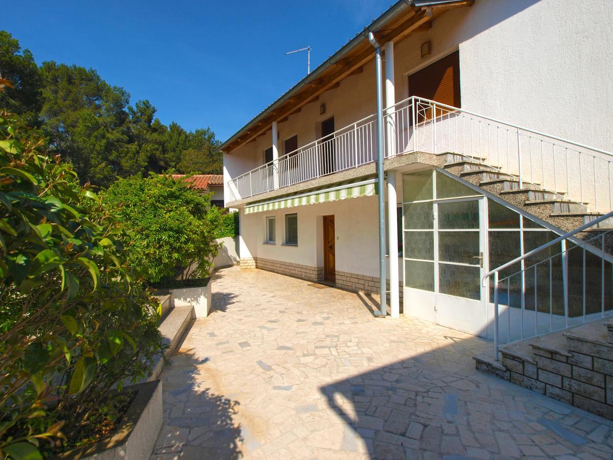 Apartment Alma 1600 Pula Exterior photo